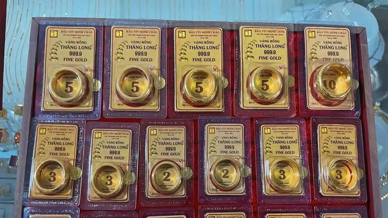 تباين أسعار الذهب في SJC وخاتم عيار 24 قيراط والبورصات العالمية